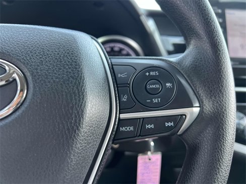 Used 2022 Toyota Camry LE image 22