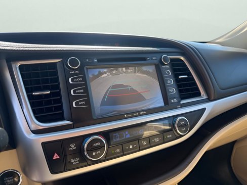 Used 2019 Toyota Highlander XLE image 38