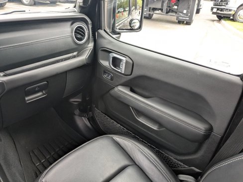 Used 2020 Jeep Gladiator Overland w/ Popular Equipment Package image 17