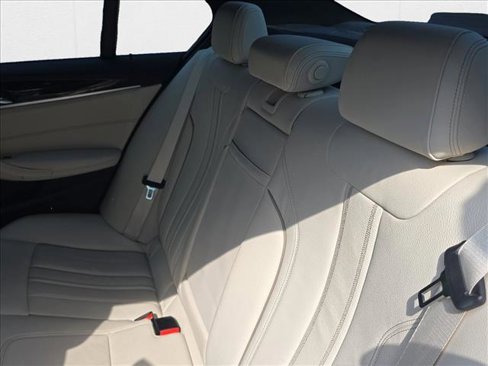 Used 2019 BMW 530i w/ Convenience Package image 18