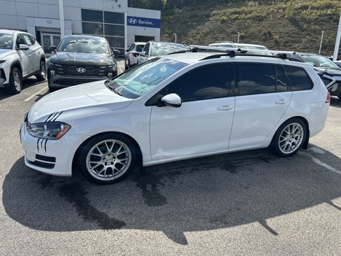 Used 2015 Volkswagen Golf S image 21