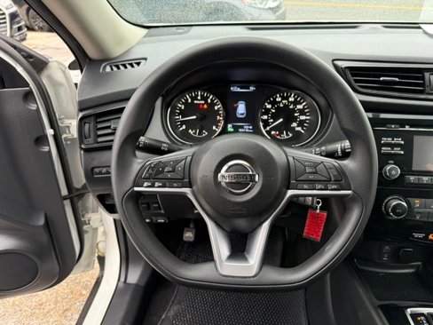 Used 2017 Nissan Rogue S image 13