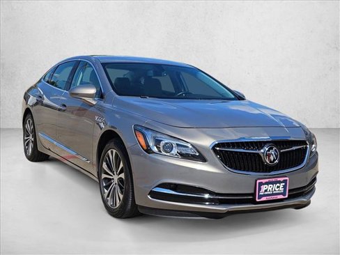 Used 2017 Buick LaCrosse Preferred image 3