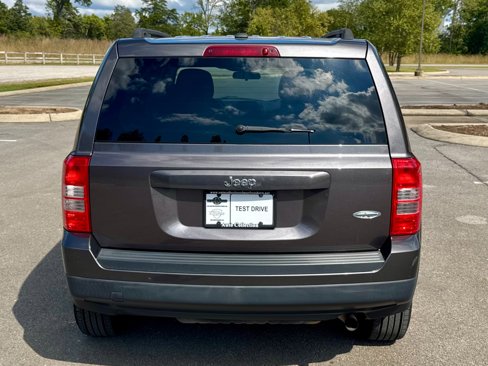 Used 2015 Jeep Patriot High Altitude image 5
