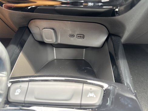 New 2025 Chevrolet Trax ACTIV image 35