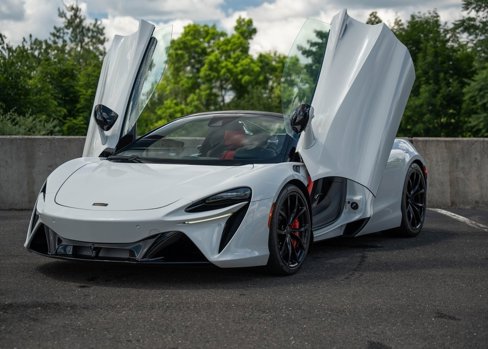 New 2025 McLaren Artura Spider image 2