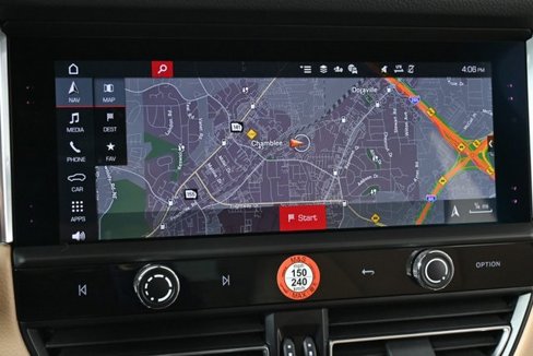 Certified 2025 Porsche Macan image 12