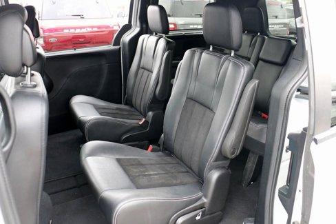 Used 2016 Dodge Grand Caravan SXT image 16