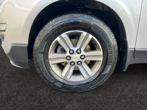 Used 2017 Chevrolet Traverse LT image 14
