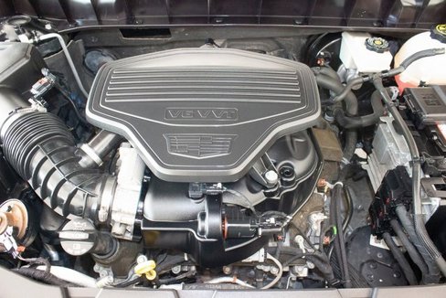 Used 2017 Cadillac XT5 Luxury w/ Driver Awareness Package image 3