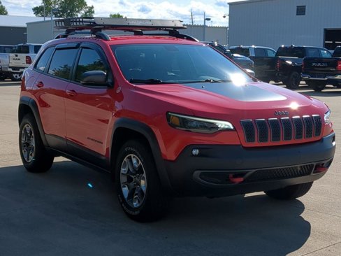 Used 2019 Jeep Cherokee Trailhawk w/ Cold Weather Group image 8