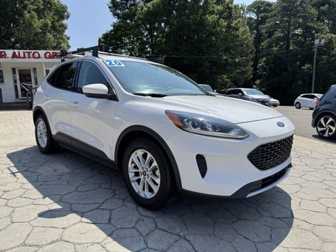 Used 2020 Ford Escape SE image 1