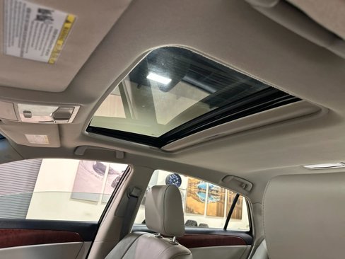 Used 2012 Toyota Avalon Limited image 24