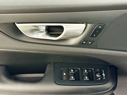 Certified 2025 Volvo S60 B5 Core image 17