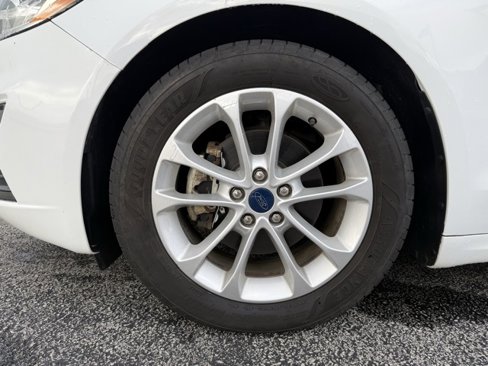 Used 2019 Ford Fusion SE image 9