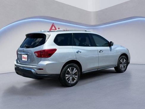 Used 2020 Nissan Pathfinder SV image 5
