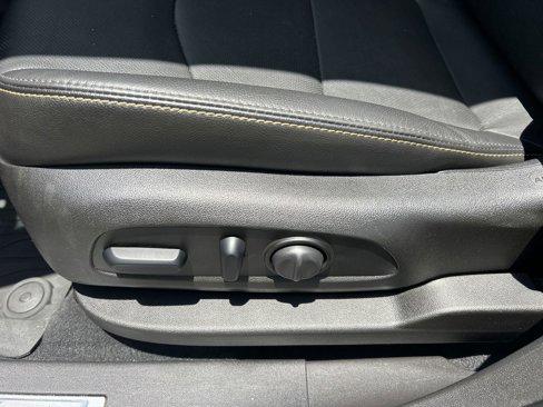 Used 2021 Chevrolet Equinox Premier image 23