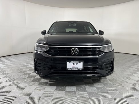 Used 2024 Volkswagen Tiguan SE R-Line image 2