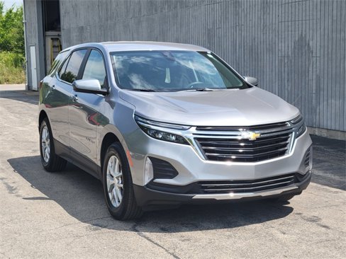 Used 2023 Chevrolet Equinox LT image 3
