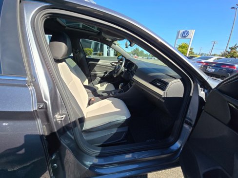 Used 2019 Volkswagen Jetta R-Line image 11
