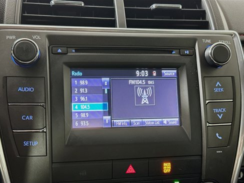 Used 2017 Toyota Camry SE image 14