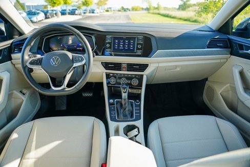 Certified 2023 Volkswagen Jetta SE image 21