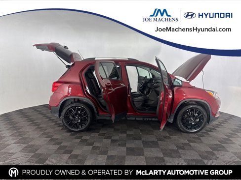Used 2021 Chevrolet Trax LT w/ Premium Seat Package image 13