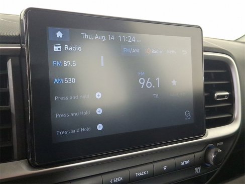 Used 2020 Hyundai Venue SE image 3