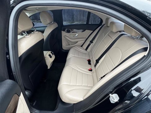 Used 2015 Mercedes-Benz C 300 Sedan image 27