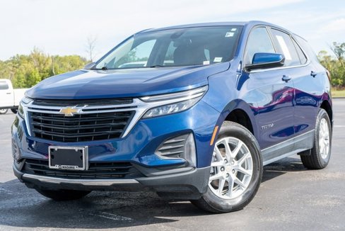 Used 2023 Chevrolet Equinox LT w/ LPO, Floor Liner Package image 1