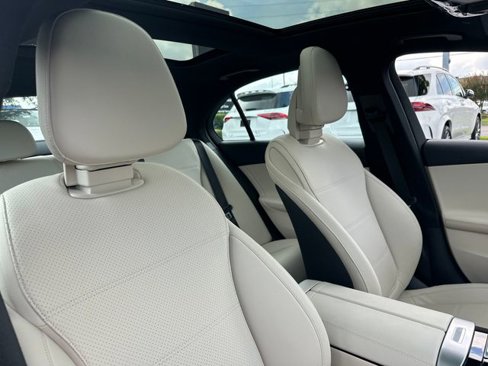 Used 2025 Mercedes-Benz C 300 Sedan image 30