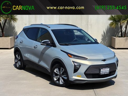 Used 2022 Chevrolet Bolt EUV LT w/ Convenience Package image 1