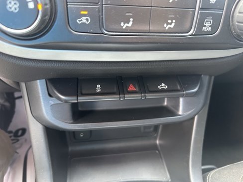 Used 2015 Chevrolet Colorado LT w/ LT Convenience Package image 21