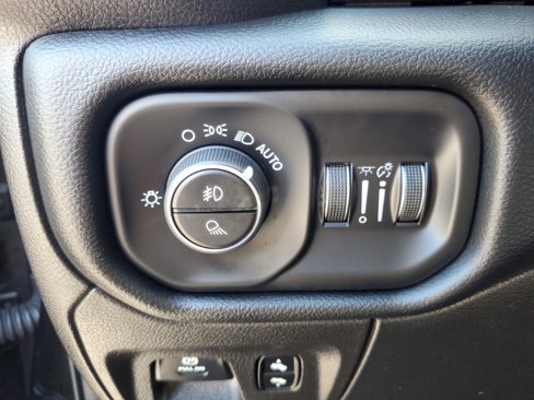 Used 2019 RAM 1500 Big Horn image 11