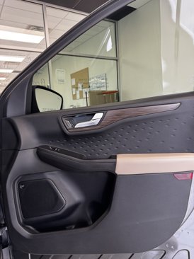 Used 2020 Ford Escape Titanium image 26