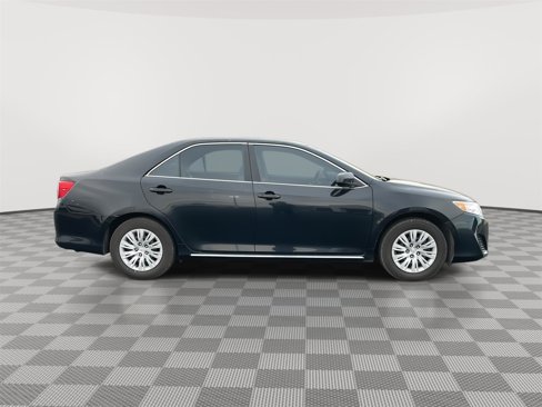 Used 2013 Toyota Camry XLE image 2
