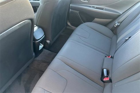 Certified 2024 Hyundai Elantra SEL image 12