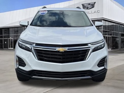 Used 2022 Chevrolet Equinox LT image 2