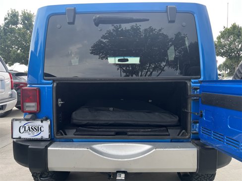 Used 2015 Jeep Wrangler Unlimited Sahara w/ Connectivity Group image 27