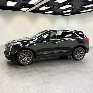 Used 2019 Cadillac XT5 Luxury w/ LPO, Black Ice Package image 2