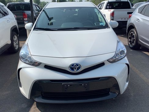 Used 2015 Toyota Prius V Four image 2