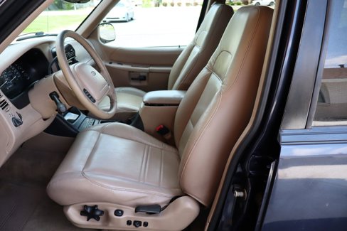 Used 2000 Ford Explorer Eddie Bauer image 19
