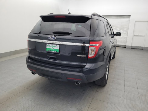 Used 2015 Ford Explorer XLT w/ Equipment Group 202A image 7
