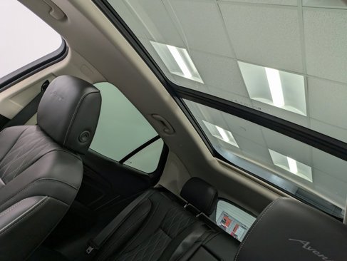 Used 2022 Buick Envision Avenir w/ Technology Package II image 21