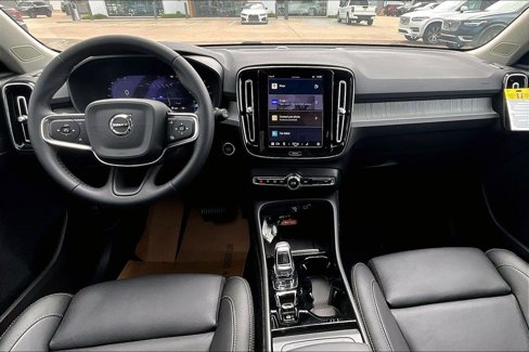 New 2025 Volvo XC40 B5 Ultra w/ Protection Package Premier image 7