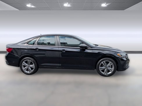 Used 2024 Volkswagen Jetta SE image 8