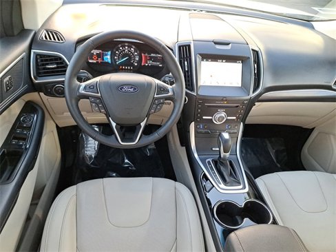 Used 2018 Ford Edge Titanium w/ Equipment Group 301A image 15