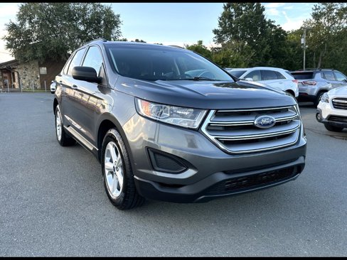 Used 2018 Ford Edge SE image 1