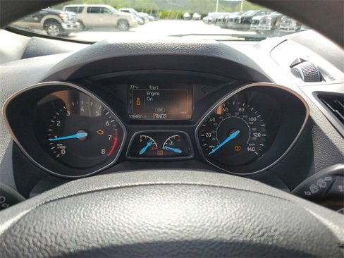 Used 2017 Ford Escape SE w/ Equipment Group 201A image 16