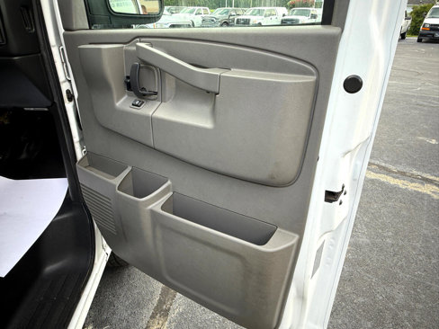 Used 2016 Chevrolet Express 2500 Extended image 15